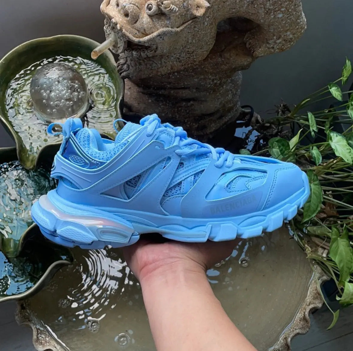 Balenciaga‘s track runner 🏃🏾 My Store