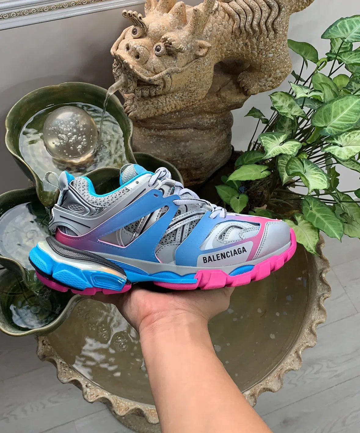 Balenciaga‘s track runner 🏃🏾 My Store